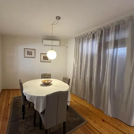 Citycentre Gem With Free Parking Apartment