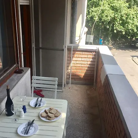 Citycentre Gem With Free Parking