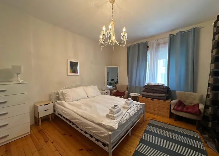 Citycentre Gem With Free Parking Apartamento *